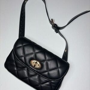 black fanny pack